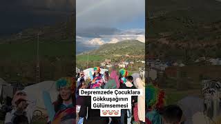 Depremzede Çocuklarla Eğlenirken Gökkuşağı Bizleri Selamladı Hacılar Köyü Gölbaşı