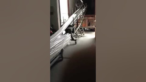 loading PVC ceiling panel in container