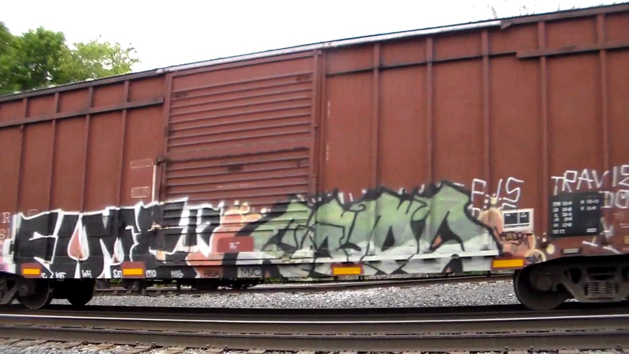 Eastbound mixed with NS 9320 as the leader