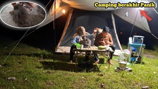 Tense Cdaning On The Beach We Panic And Tremble When The Unexpected Event Occurs 