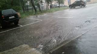 Наводнение в Москве и дождь. Аномальный ливень обрушится на столицу, затопило дороги потоп и погода