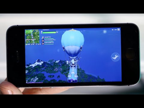 Playing Fortnite On Iphone Se Ios 13 2020 Youtube