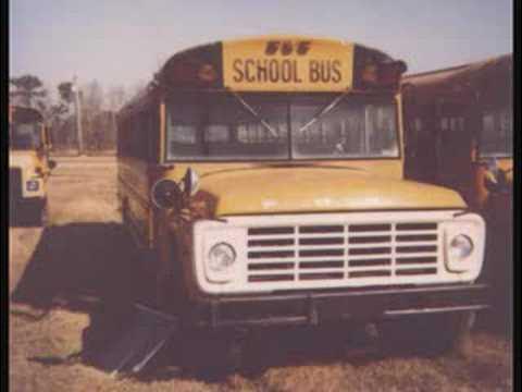 School bus graveyard 79. School bus graveyard 79. Школьные автобусы в японии. School bus graveyard доп главы. Школьный автобус сша старый.