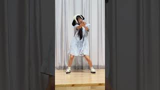 Chuu - Strawberry Rush (24.06.29 fansign performance fancam)
