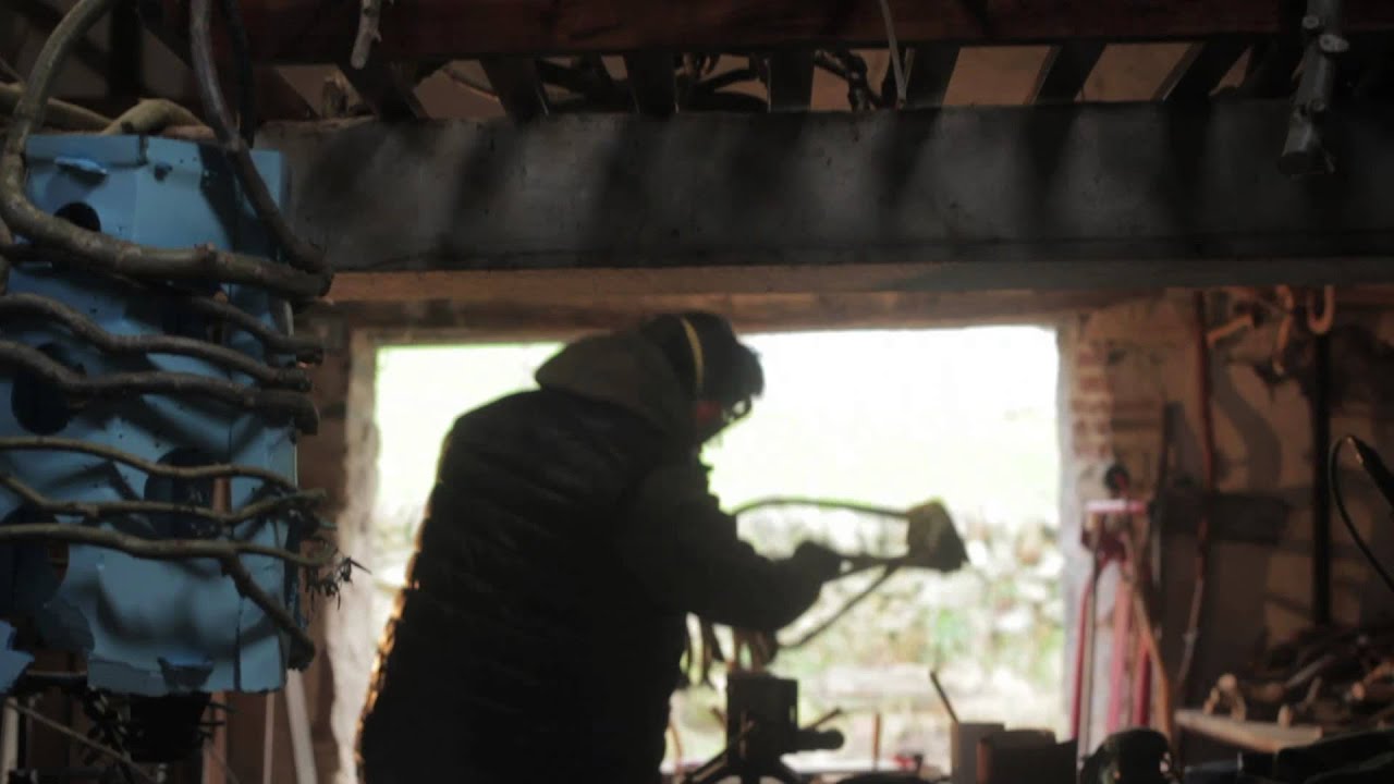 Full Grown - Company Now "Growing" Furniture 2 YouTube player