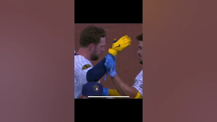 Willy Adames narrowly walks it off in the 10th 😤😤 #brewcrew #world