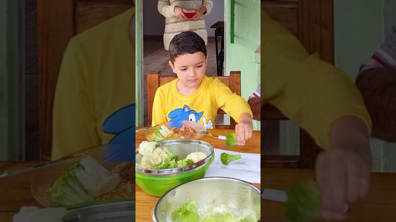 😁🥦😡🥶 COME BRÓCOLIS OU APANHA 😁🥦😡🥶 FAMÍLIA PARAFUSO SOLTO