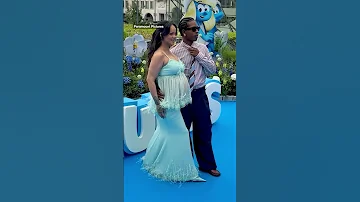 Pregnant Rihanna Glows At Smurfs Movie Premiere 