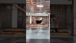 How to BUTTERFLY Kick! #tricking #howto #butterfly #kick #tutorial #martialarts #capoeira #shorts