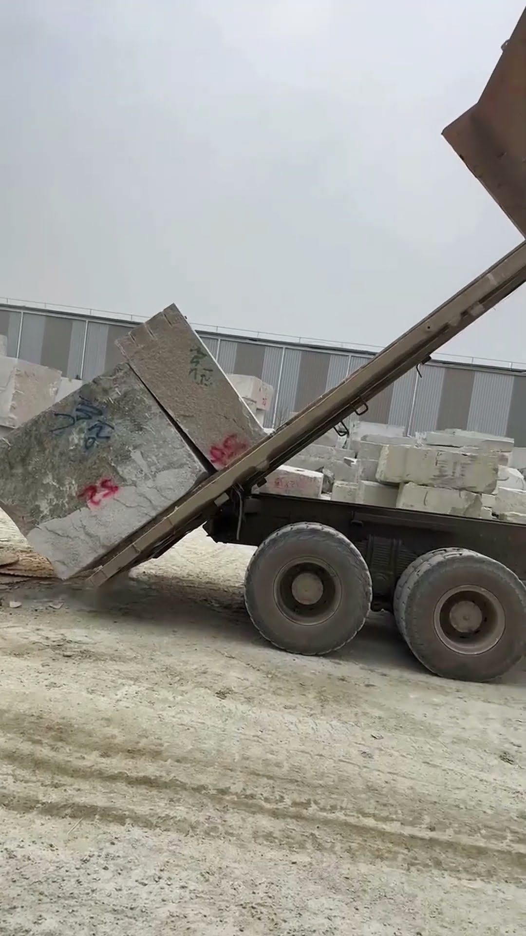 Granite transport unloading process- Good tools and machinery make work easy