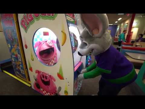 Chuck E Cheese Plays Pig Out Youtube - chuck e cheese s in jackson tn roblox youtube