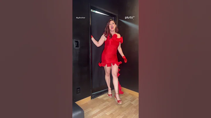 She's baaaaaaaack! #BigBrother Legend #RachelReilly is officially #BB27's 17th houseguest! 😉 #rtv