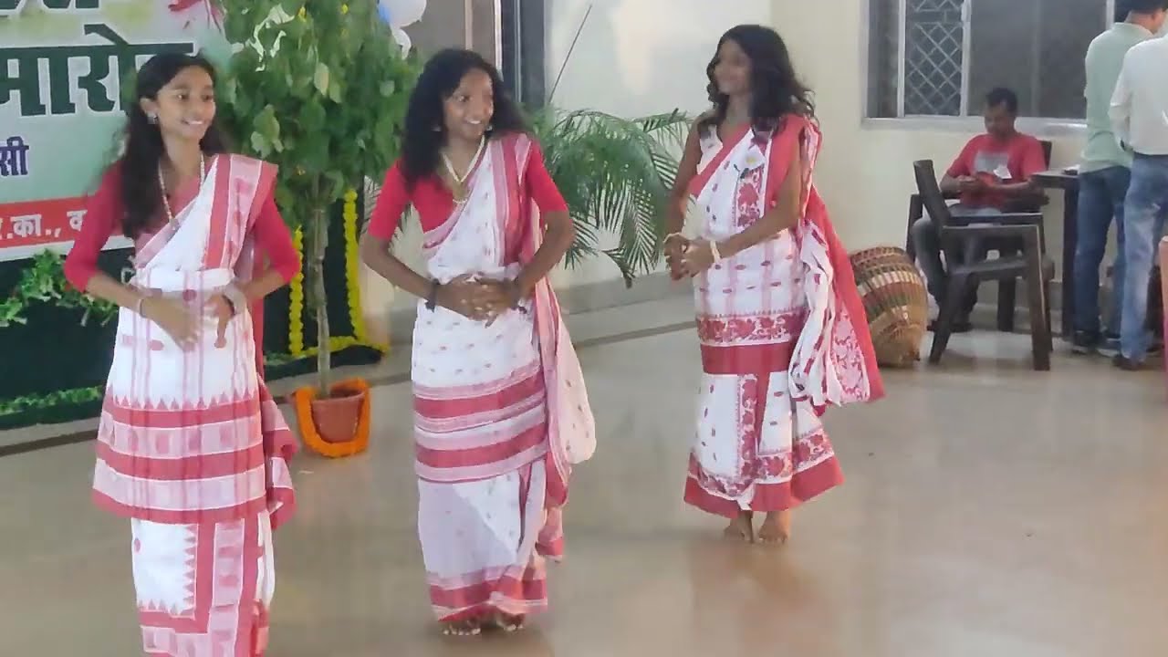 संथाली साॅन्ग/म्यूजिक पर संथाली डांस। करम मिलन समारोह 2025 बरेका वाराणसी। 