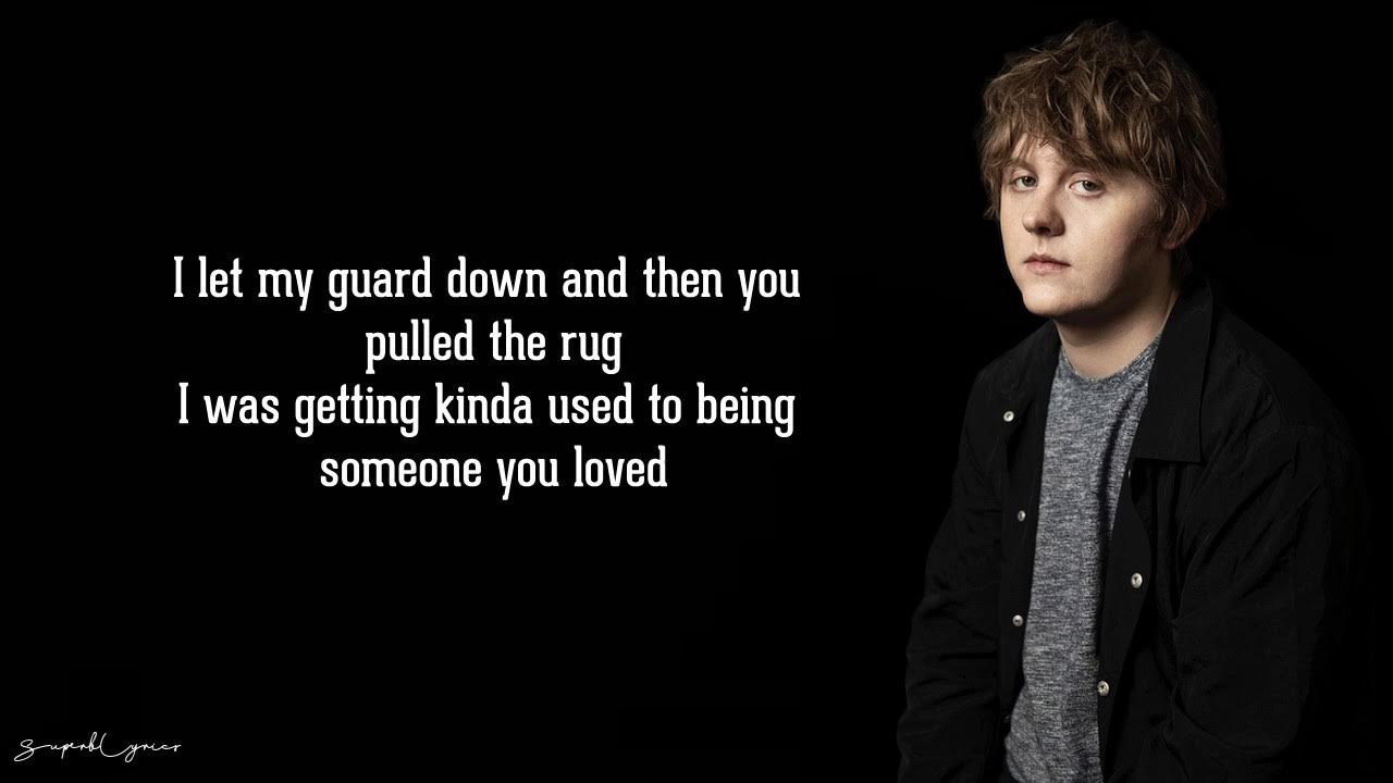 Lewis capaldi loved. Lewis capaldi someone. lewis capaldi someone you loved. someone you loved lyrics. левис капальди someone you loved.