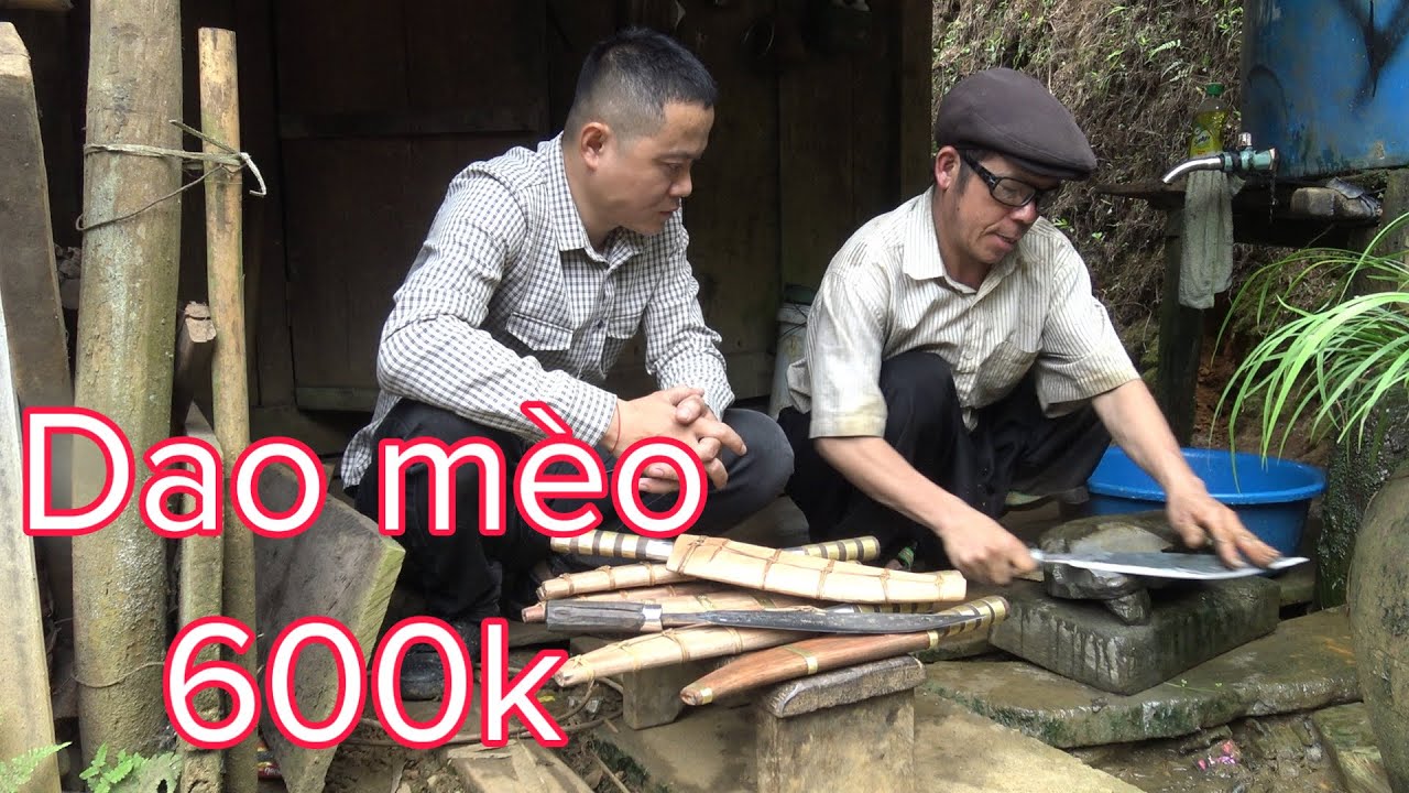 Продолжайте ножи примитивного кузнеца, народ Монг, белое банное телевидение.