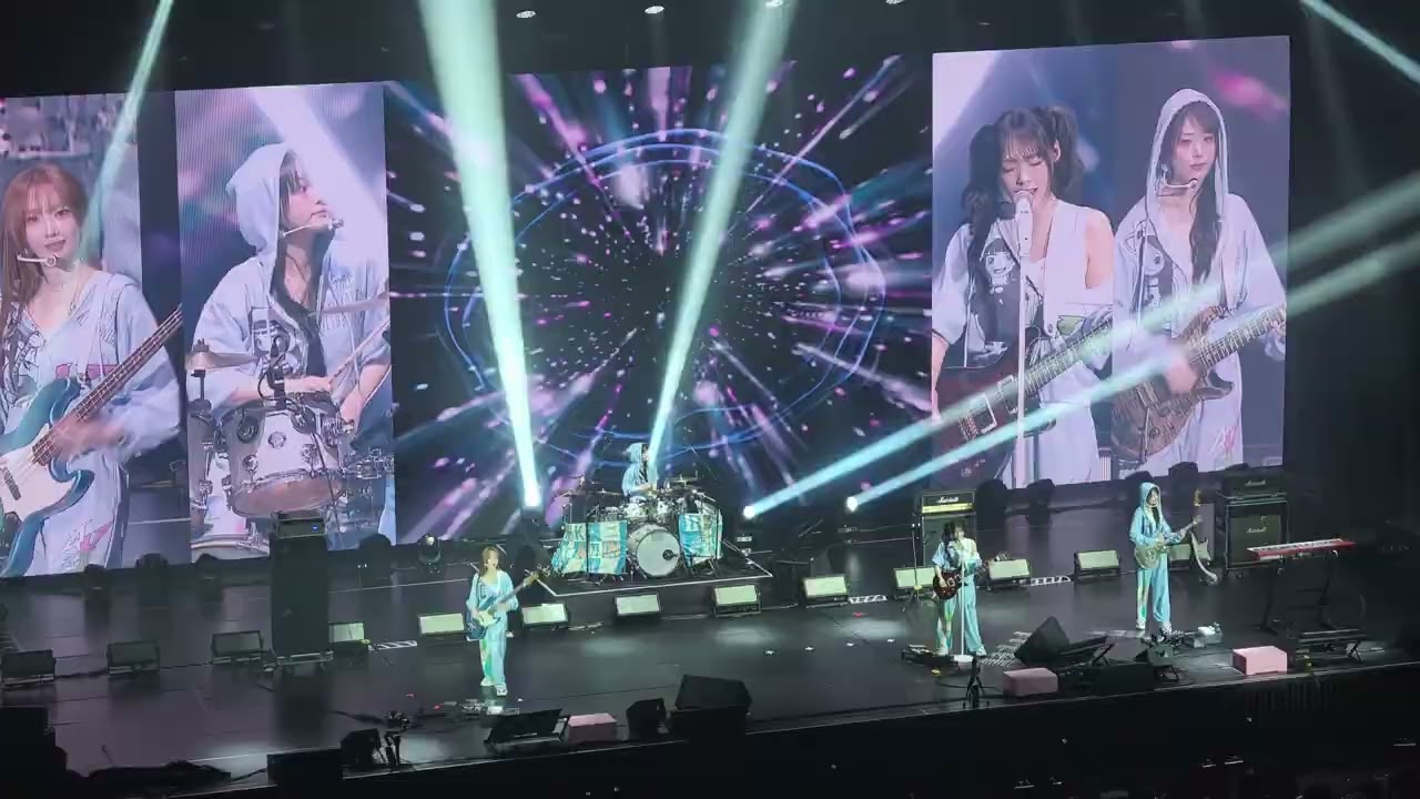 QWER - REBOUND_QWER 1ST WORLD TOUR ＜ROCKATION＞ in TAIPEI_20260215