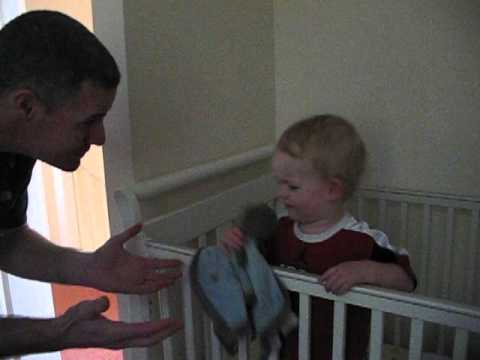 Toddler reunites with Daddy after deployment - YouTube