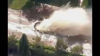 Un geyser a Los Angeles: scoppia una tubatura.