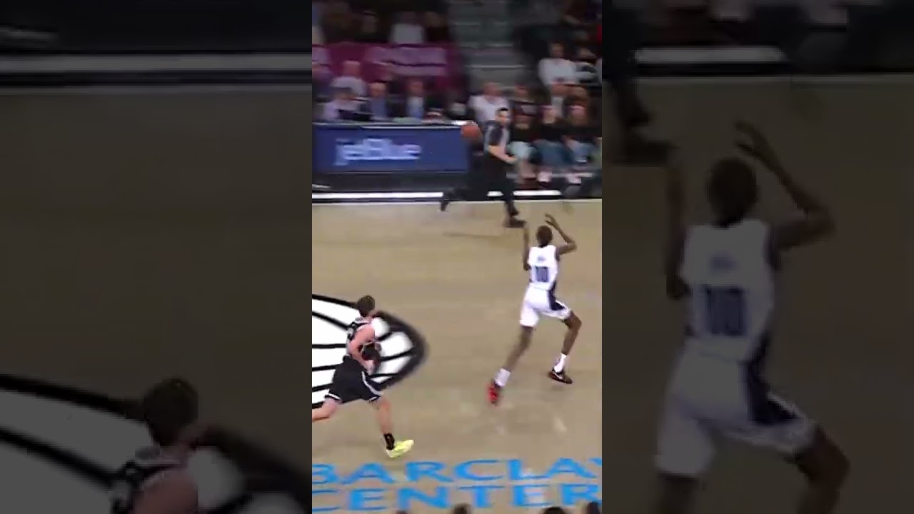 A bigtime dunk by Bol Bol!  Orlando Magic's star man slams it