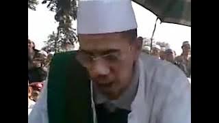 Habib Curhat kepada kuburan.