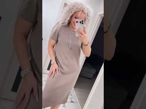 Тепла жіноча в'язана сукня "Мальва" однотонна (Розміри oversize 42-50), Капучино, видео 1