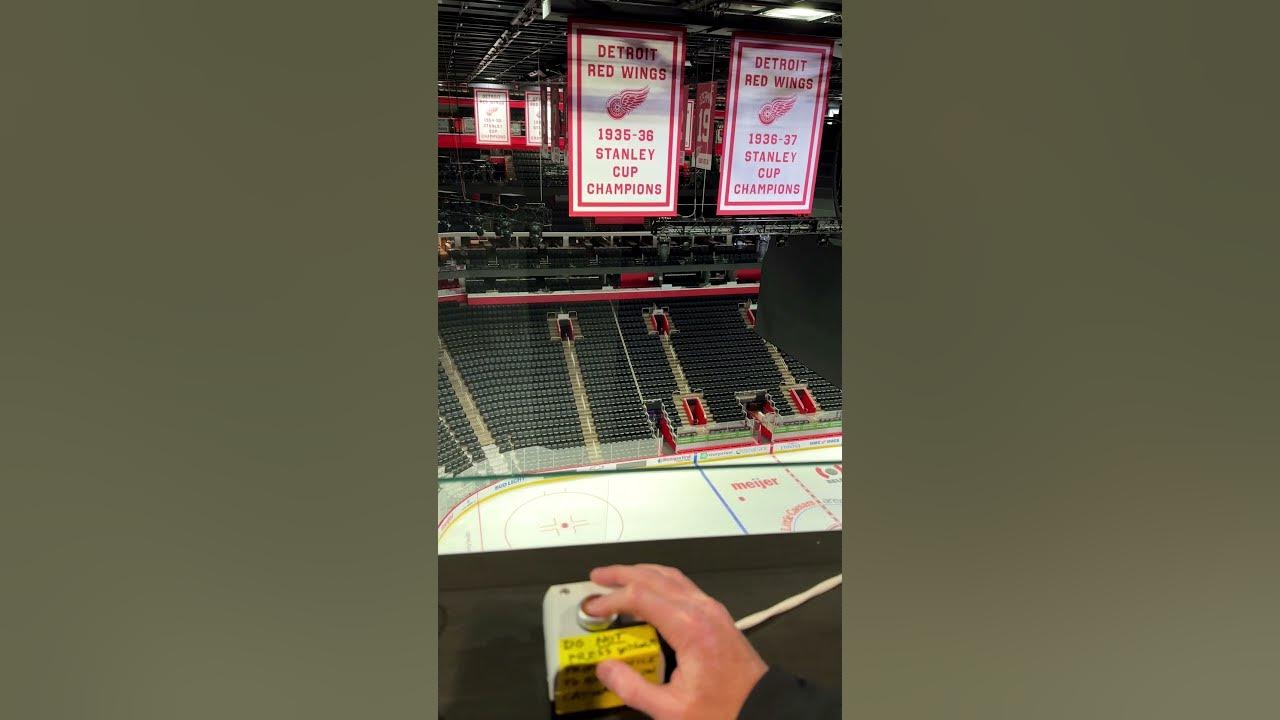 Red Wings goal horn test 🚨 EMPTY ARENA! #hockey #redwings