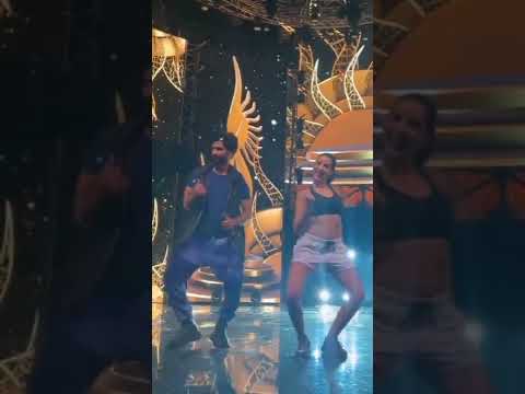 Nora fatehi dance with shahid kapoor #norafatehi #shahidkapoor #shorts #bollywood #trending #funny