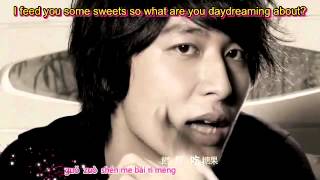 Download Lagu 偷偷的愛 Tou Tou De Ai - Della Ding 丁当 feat. Yen-J 嚴爵Pinyin + Eng Sub MP3
