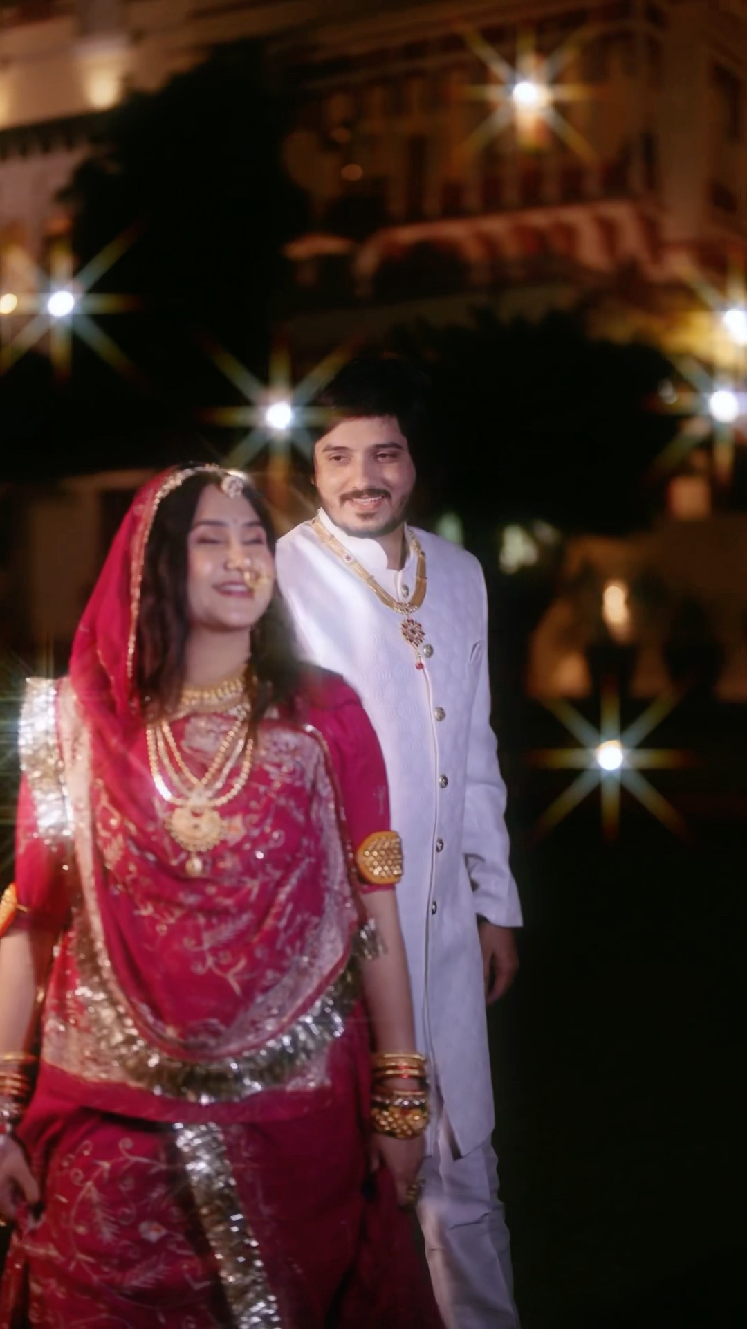 तुम्हारे साथ जीवन के हर संघर्ष आसान हो जाते हैं, मानों तुम मेरे जीवन में बहार बनकर आई हो। #wedding