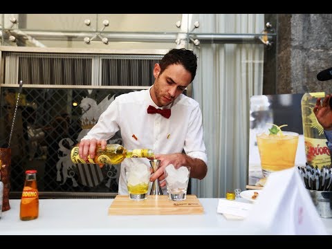 Video: Cara Menggunakan Strega Liqueur Di Cocktails