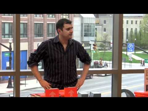 Author Gary Vaynerchuk ( The Thank You Economy ).m4v