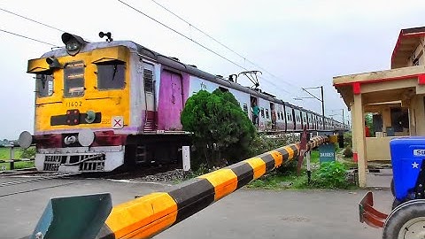 Super Speedy Old Colourful EMU Local Train Furiously Skip Between Railgate | Eastern Railways