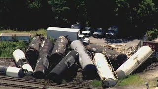 Residents told to evacuate after freight train derails near Chicago