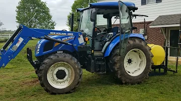 Kolik váží traktor New Holland Workmaster 75?