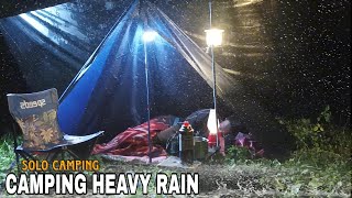 Camping Solo in the middle of heavy rain ||immediately set up a shelter so you can sleep soundly