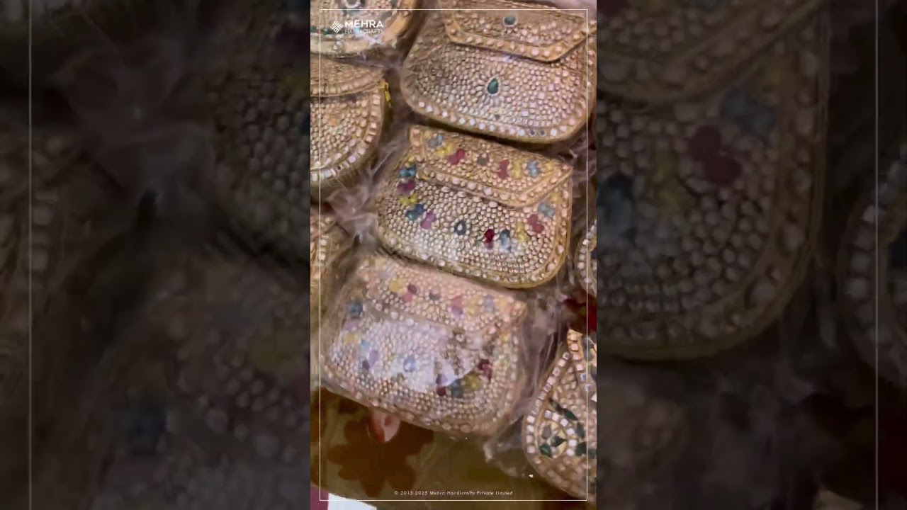 Kundan clutches #kundan #kundanbag #kundanclutches #partywearclutch