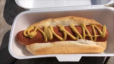 Wannie's Dawgs, La Manche  (Restaurant Review by Karl Wells)