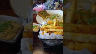 Hello everyone, let's review MG Cafe's food which is in Majnu-Ka-Tilla.