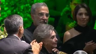 Ovacionan a Cuquita por lindas palabras de agradecimiento a seguidores d su esposo Vicente Fernández
