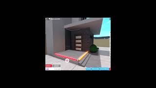 21k beach/modern bloxburg house 2 story Executor only￼￼ ♡☆✔strawberry milk texting here :)