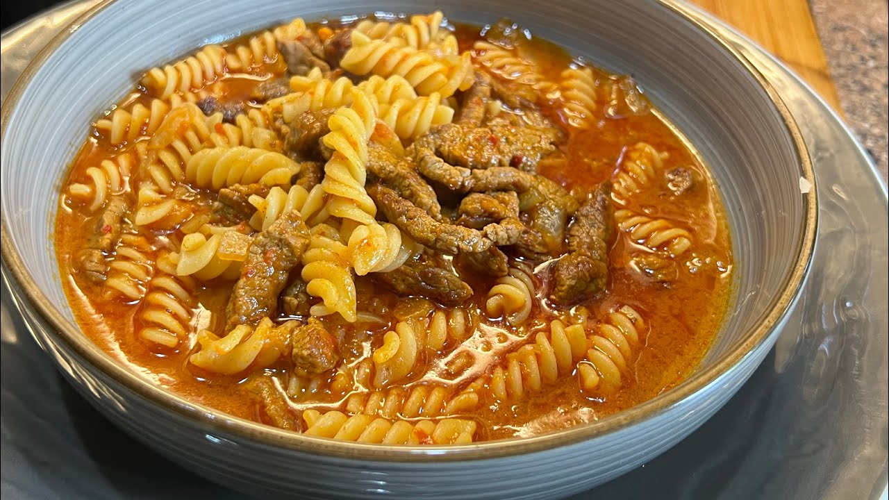 Çorba-Gjella si e ka pergaditë Gjyshja ime neper Darsma,me Mish dhe Makarona,provone😋🥰🥰