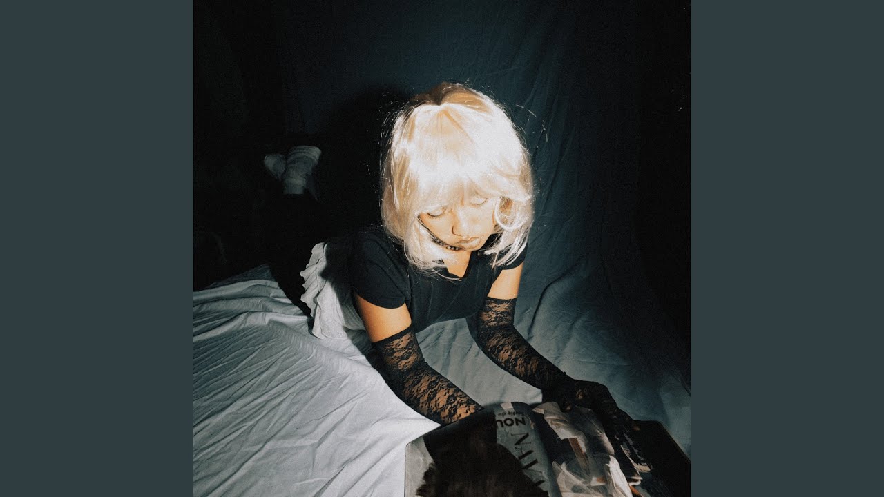 Watch Blondes on YouTube Watch Blondes on YouTube