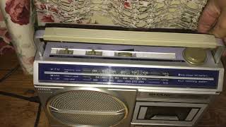 Sharp GF-1740 old radio
