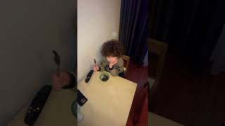 Ozi̇ Mutfakta Yesene Şfet