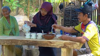 Memetik Daun Pandan, Membuat Bubur Kacang Ijo, Susu Jahe | Kampung Asri