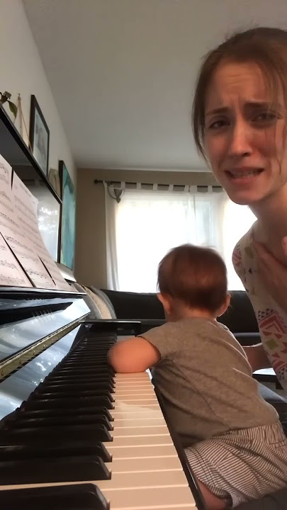 Baby sings unwritten lyrics to River Flows in You by Yiruma