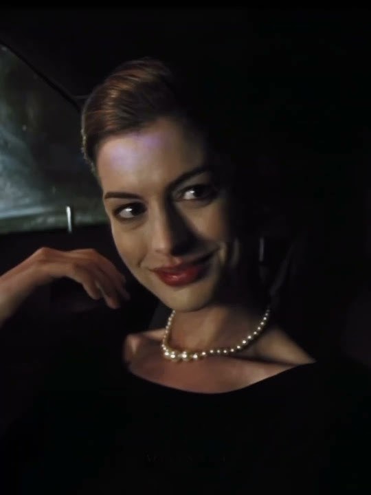 Anne Hathaway‘s version of Catwoman is so cool!#annehathaway