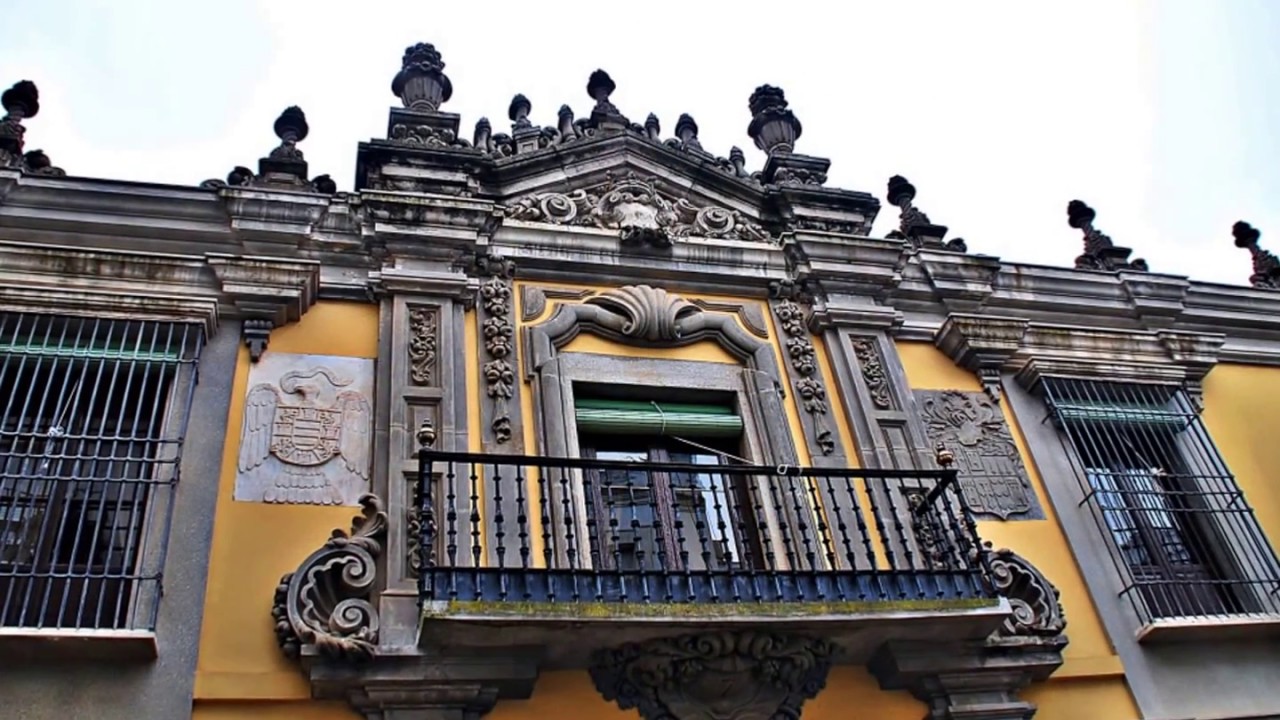 ALMENDRALEJO, EN  TIERRA  DE  BARROS (BADAJOZ)