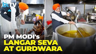 Pm Narendra Modi Wears Sikh Turban Serves Food In Langar At Gurudwara Patna Sahib