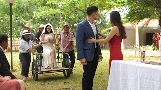 Novia llega a su boda en triciclo de basurero y su novio la deja en publico 😥